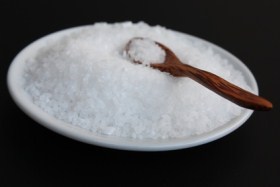 Минеральные корма для сельскохозяйственной птицы — соль.