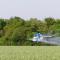 Внесение хелатных микроудобрений кукурузником и вертолетом Ми-2